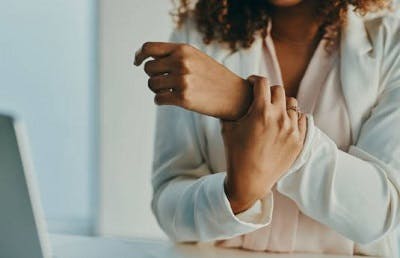 hand-tremors-after-tbi